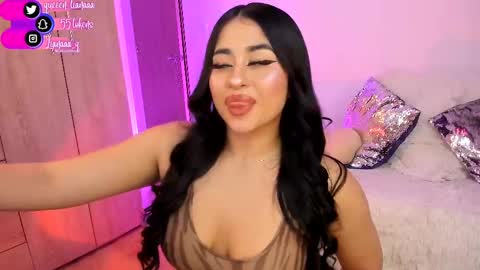 Snapshot of queen_liana chatting on 02/19/25, 06:11 Liana online show from 02/19/25, 06:11