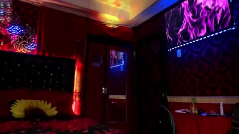 Lily online show from 02/23/25, 10:42