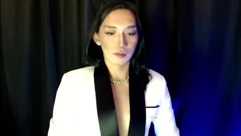 Queen Lucifer online show from 11/06/25, 05:03