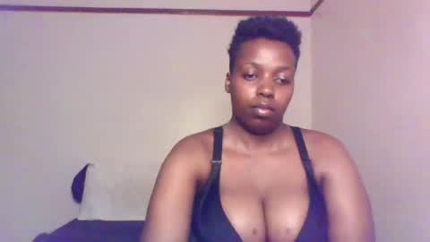 Snapshot of queen_melanine chatting on 01/02/25, 02:33 QUEEN online show from 01/02/25, 02:33