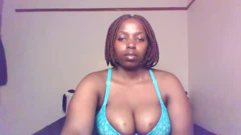 Snapshot of queen_melanine chatting on 01/13/25, 03:45 QUEEN online show from 01/13/25, 03:45