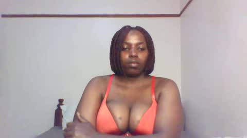 Snapshot of queen_melanine chatting on 02/03/25, 03:31 QUEEN online show from 02/03/25, 03:31