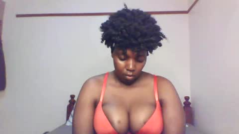 Snapshot of queen_melanine chatting on 02/07/25, 03:12 QUEEN online show from 02/07/25, 03:12