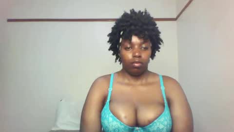 Snapshot of queen_melanine chatting on 02/09/25, 12:39 QUEEN online show from 02/09/25, 12:39