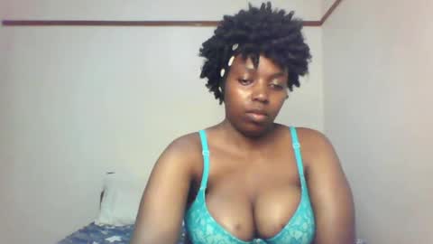 Snapshot of queen_melanine chatting on 02/12/25, 02:03 QUEEN online show from 02/12/25, 02:03