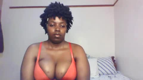 Snapshot of queen_melanine chatting on 02/16/25, 03:37 QUEEN online show from 02/16/25, 03:37