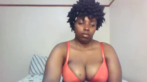 Snapshot of queen_melanine chatting on 02/23/25, 01:57 QUEEN online show from 02/23/25, 01:57