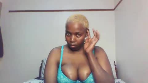 Snapshot of queen_melanine chatting on 03/02/25, 01:04 QUEEN online show from 03/02/25, 01:04