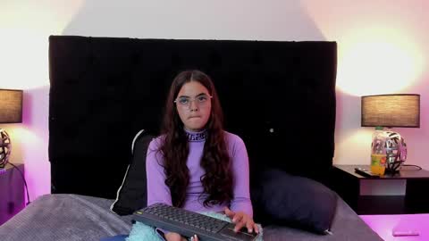 Snapshot of queen_misy chatting on 05/02/26, 08:25 queen_misy online show from 05/02/26, 08:25