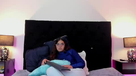 Snapshot of queen_misy chatting on 05/09/26, 09:42 queen_misy online show from 05/09/26, 09:42