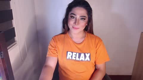 Snapshot of queen_of_all_queens chatting on 01/08/25, 11:21 samantha online show from 01/08/25, 11:21