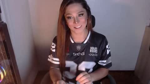 Snapshot of queen_of_all_queens chatting on 10/12/25, 11:42 samantha online show from 10/12/25, 11:42