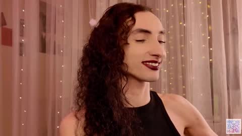 Snapshot of queen_of_tease chatting on 11/18/25, 09:19 queen_of_tease online show from 11/18/25, 09:19