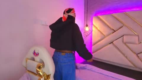   online show from 11/17/25, 11:27