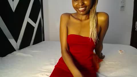 Snapshot of queen_sashavixen chatting on 04/20/26, 04:48 queen_sashavixen online show from 04/20/26, 04:48
