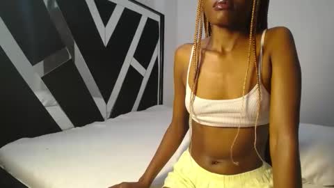 Snapshot of queen_sashavixen chatting on 04/24/26, 05:21 queen_sashavixen online show from 04/24/26, 05:21