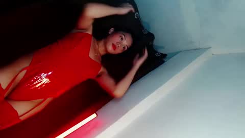 Snapshot of queena10 chatting on 03/10/25, 04:28 CALL ME YOUR QUEEN AIVY1 online show from 03/10/25, 04:28