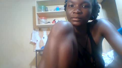 Snapshot of queenate581501024 chatting on 07/15/26, 12:27 queenate581501024 online show from 07/15/26, 12:27