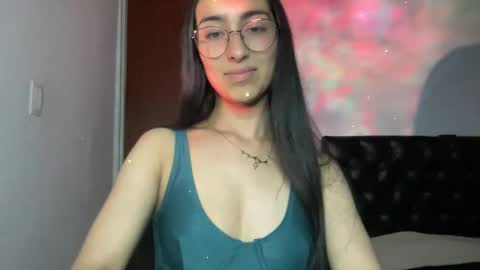 Snapshot of queenbyte_18 chatting on 05/05/26, 04:31 queenbyte_18 online show from 05/05/26, 04:31