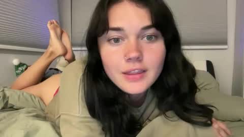 Snapshot of queencassidyy chatting on 10/23/25, 06:34 Cassidy online show from 10/23/25, 06:34