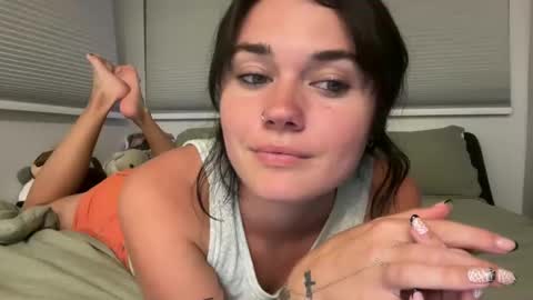 Snapshot of queencassidyy chatting on 10/28/25, 05:00 Cassidy online show from 10/28/25, 05:00