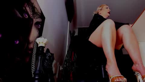 Misscatsnow online show from 03/23/26, 08:13
