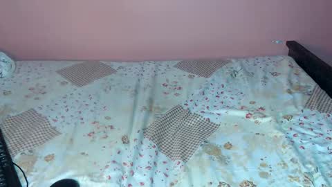queenchloe1 online show from 05/04/26, 07:48