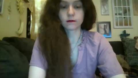 Snapshot of queencrimsonlvx chatting on 04/12/26, 11:59 queencrimsonlvx online show from 04/12/26, 11:59