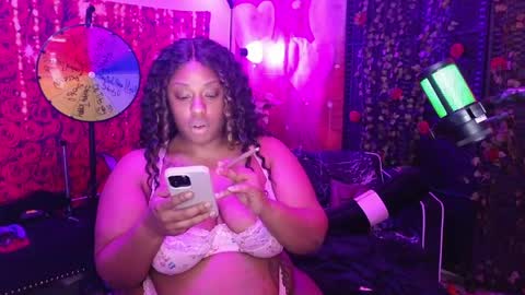 Snapshot of queencroze chatting on 03/31/26, 04:13 Queen Cherise Roze online show from 03/31/26, 04:13