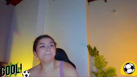 Snapshot of queengrett chatting on 06/19/26, 06:45 Queen online show from 06/19/26, 06:45