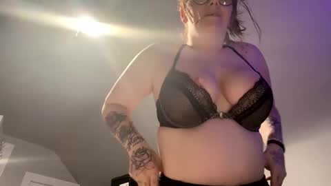 queenjmmannen18 online show from 04/06/26, 05:41