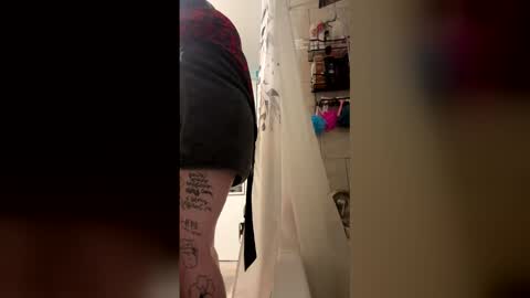 queenjmmannen18 online show from 04/21/26, 03:02