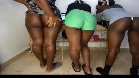 Nina online show from 03/21/26, 08:19