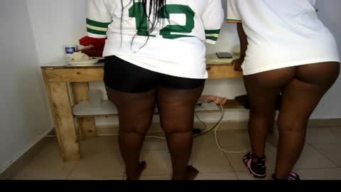 Nina online show from 03/31/26, 06:52