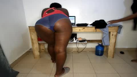 Nina online show from 04/08/26, 07:03