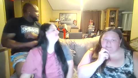 Snapshot of queenking55 chatting on 07/13/26, 07:55 Queen N King Fun Night online show from 07/13/26, 07:55
