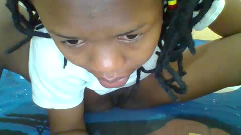 queenleona61 online show from 10/03/25, 05:15