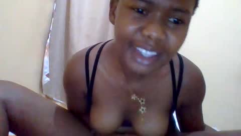 Snapshot of queenleona61 chatting on 05/23/26, 10:19 queenleona61 online show from 05/23/26, 10:19