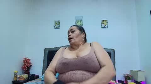 Snapshot of queenmature chatting on 06/15/26, 01:35 VickyBoobss online show from 06/15/26, 01:35