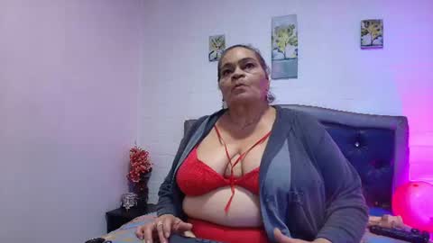 Snapshot of queenmature chatting on 06/16/26, 07:49 VickyBoobss online show from 06/16/26, 07:49