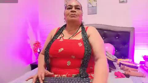 Snapshot of queenmature chatting on 06/30/26, 07:37 VickyBoobss online show from 06/30/26, 07:37