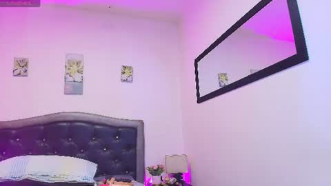 Snapshot of queenmature chatting on 07/07/26, 12:09 VickyBoobss online show from 07/07/26, 12:09