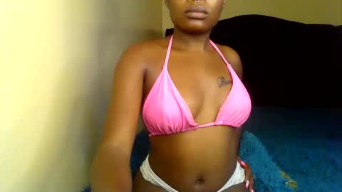 queenmavela_ online show from 06/07/26, 11:14