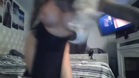 Snapshot of queenmayhem__ chatting on 09/26/25, 01:09 queenmayhem online show from 09/26/25, 01:09