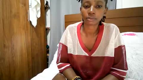 queenmom online show from 06/05/26, 08:14