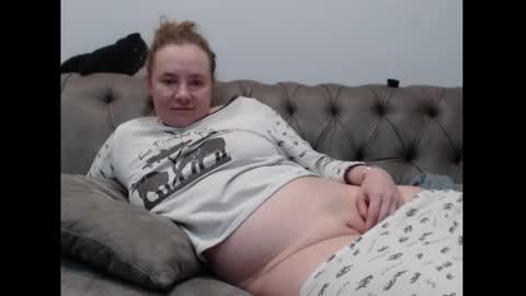 Snapshot of queenmymind chatting on 01/05/25, 05:09 queenmymind online show from 01/05/25, 05:09