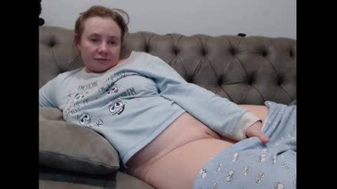 Snapshot of queenmymind chatting on 01/16/25, 06:35 queenmymind online show from 01/16/25, 06:35