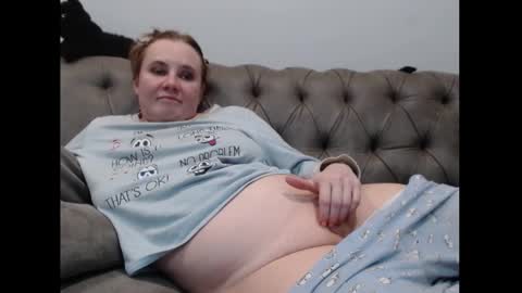 Snapshot of queenmymind chatting on 01/26/25, 08:45 queenmymind online show from 01/26/25, 08:45