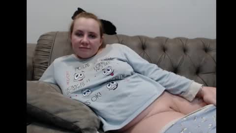 Snapshot of queenmymind chatting on 03/06/25, 02:51 queenmymind online show from 03/06/25, 02:51