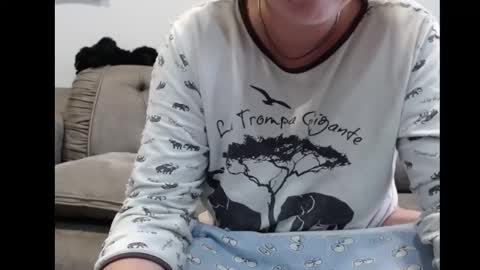 Snapshot of queenmymind chatting on 10/13/25, 12:38 queenmymind online show from 10/13/25, 12:38